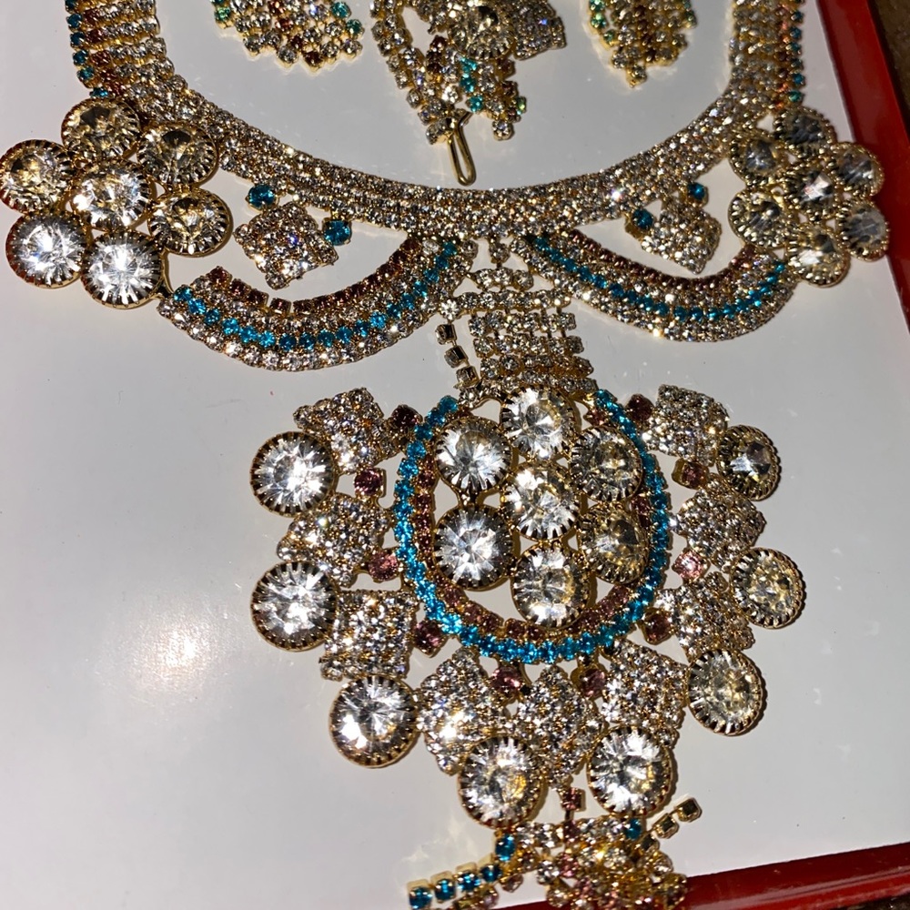 Bollywood Indian Jewelry Set - Picture 2 of 2